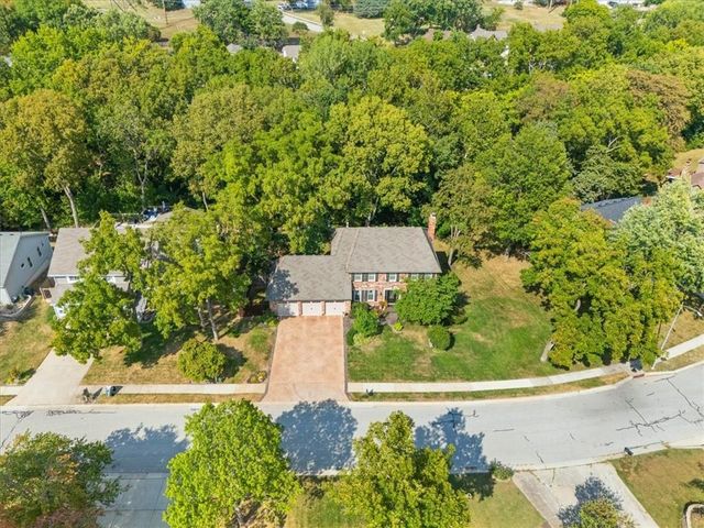 12310 W 73rd Terrace, Shawnee, KS 66216