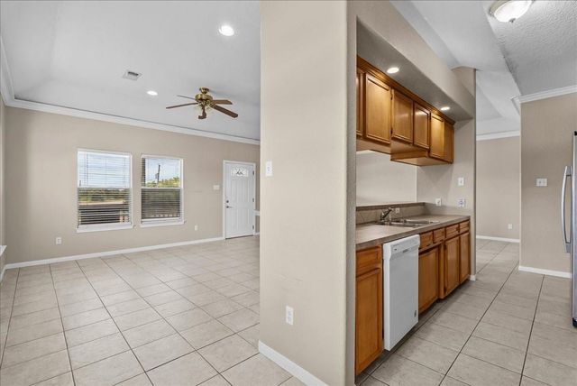 7803 Fm 2004, Hitchcock, TX 77563