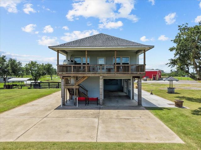 7803 Fm 2004, Hitchcock, TX 77563