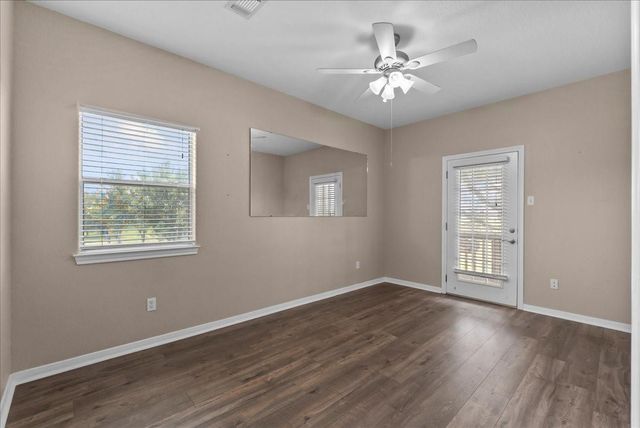 7803 Fm 2004, Hitchcock, TX 77563