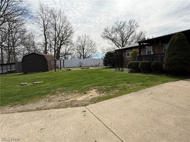 5655 Helen Drive, Zanesville, OH 43701