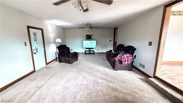 5655 Helen Drive, Zanesville, OH 43701