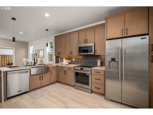 6961 N Burr Ave, Portland, OR 97203