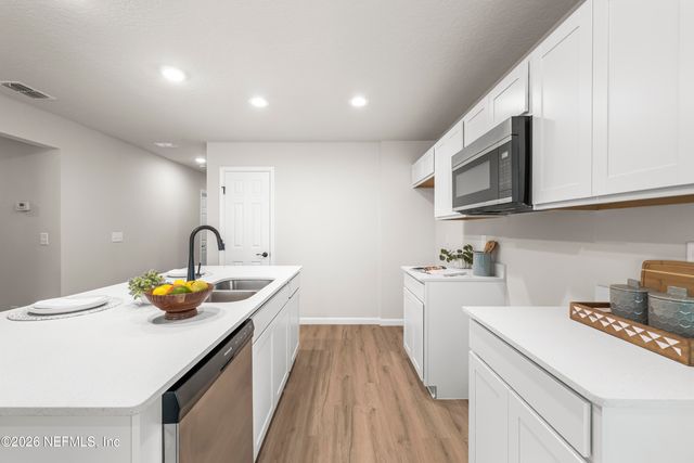 2915 NEWELL Boulevard, Jacksonville, FL 32216