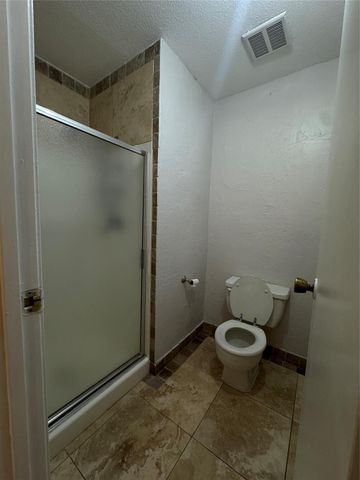 2425 Holly Hall St Street B28, Houston, TX 77054