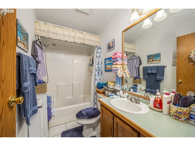 1609 Nw PARKER Ave, Waldport, OR 97394