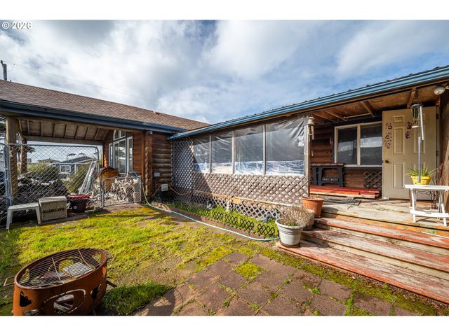 1609 Nw PARKER Ave, Waldport, OR 97394