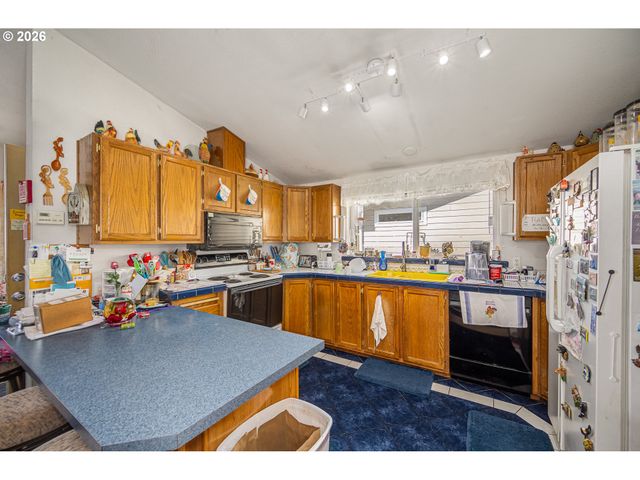 1609 Nw PARKER Ave, Waldport, OR 97394