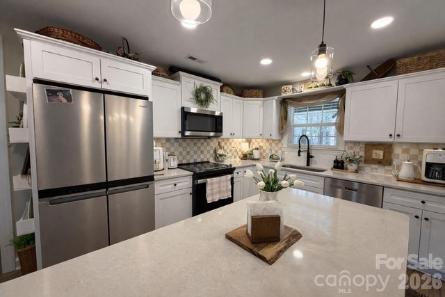 2015 Country Club Drive, Lancaster, SC 29720