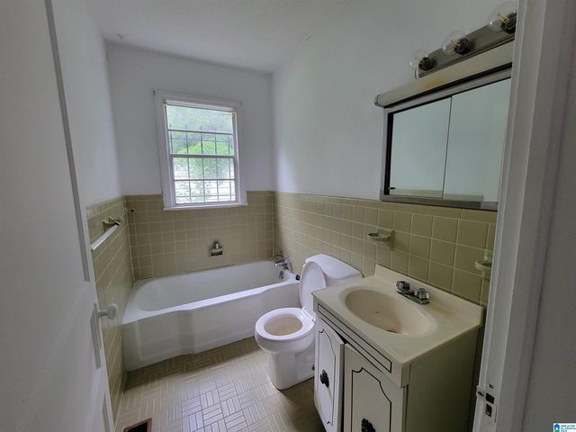 1010 7TH AVENUE, Midfield, AL 35228