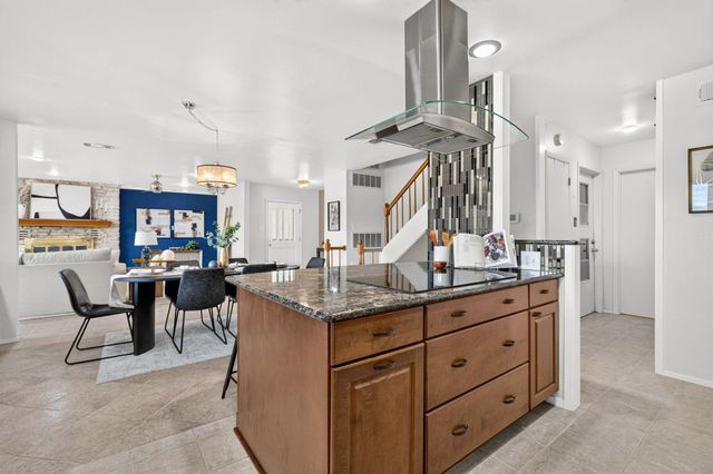 700 Rogart DR, Spicewood, TX 78669