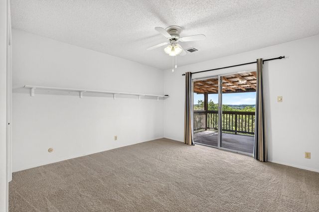 700 Rogart DR, Spicewood, TX 78669