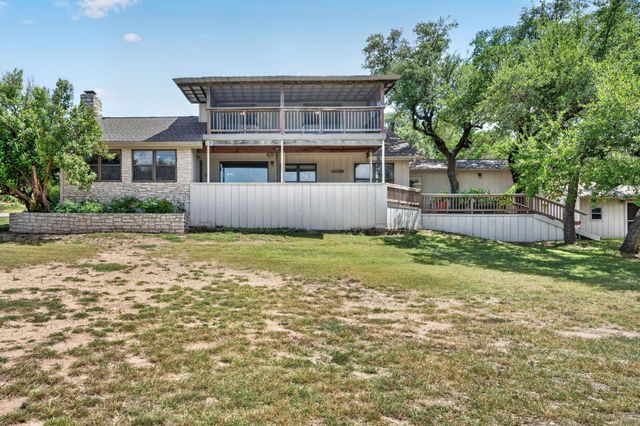 700 Rogart DR, Spicewood, TX 78669