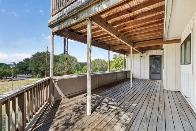 700 Rogart DR, Spicewood, TX 78669