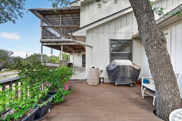 700 Rogart DR, Spicewood, TX 78669