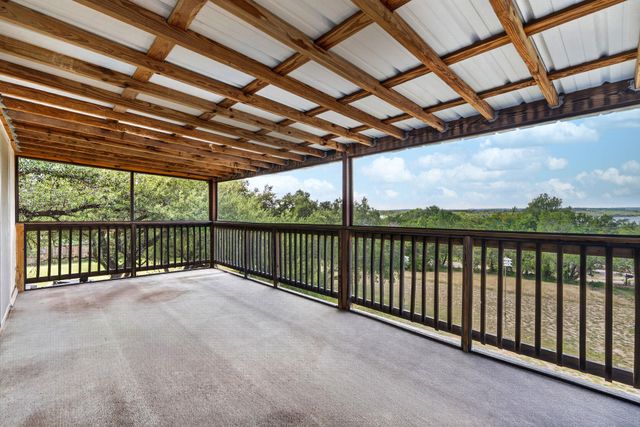 700 Rogart DR, Spicewood, TX 78669