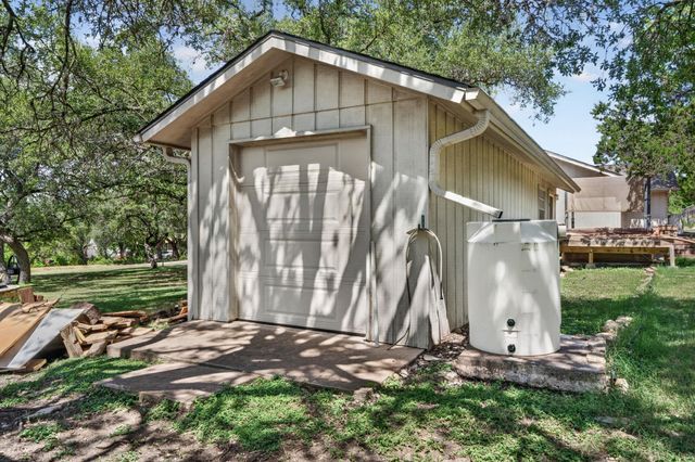 700 Rogart DR, Spicewood, TX 78669