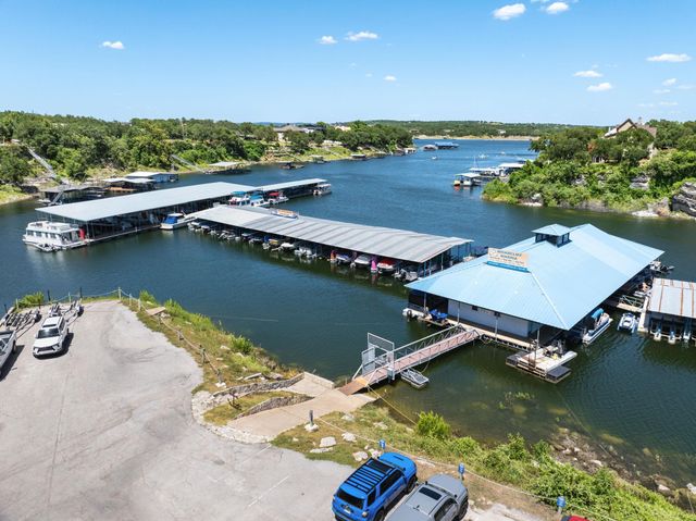 700 Rogart DR, Spicewood, TX 78669