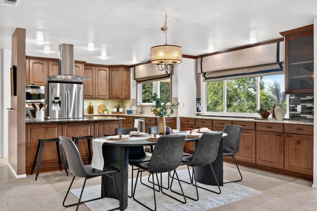 700 Rogart DR, Spicewood, TX 78669