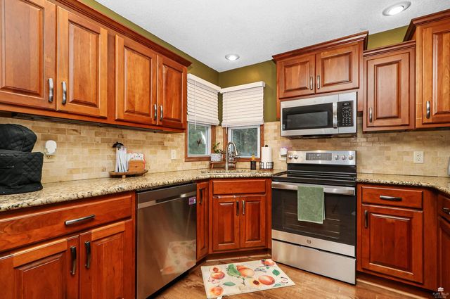 1746 Kings Road, Manhattan, KS 66503