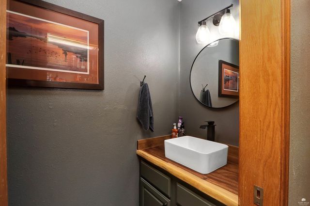 1746 Kings Road, Manhattan, KS 66503