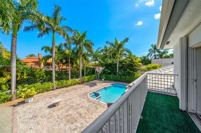 465 Golden Beach Dr, Golden Beach, FL 33160