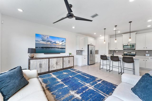 1070 Veleiros Boulevard, Deerfield Beach, FL 33064