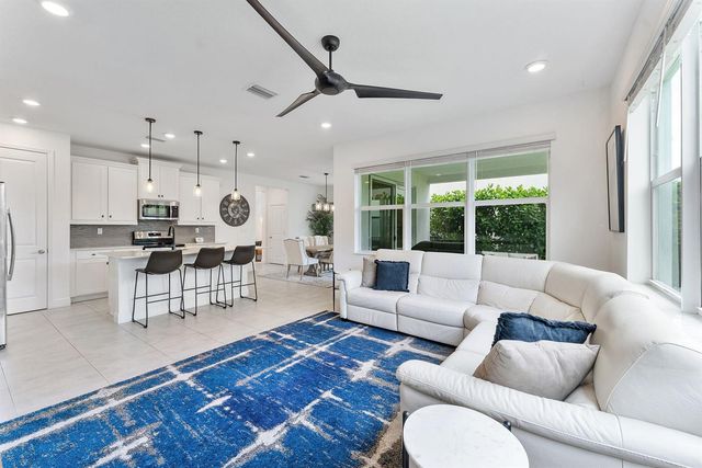 1070 Veleiros Boulevard, Deerfield Beach, FL 33064