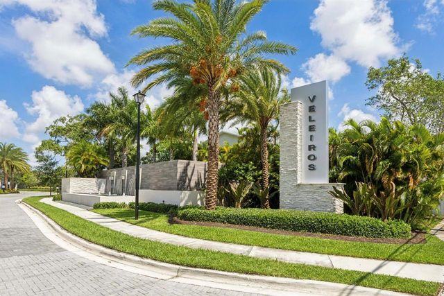 1070 Veleiros Boulevard, Deerfield Beach, FL 33064
