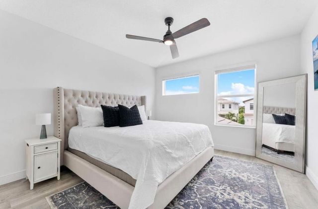 1070 Veleiros Boulevard, Deerfield Beach, FL 33064