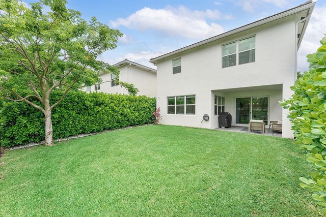 1070 Veleiros Boulevard, Deerfield Beach, FL 33064