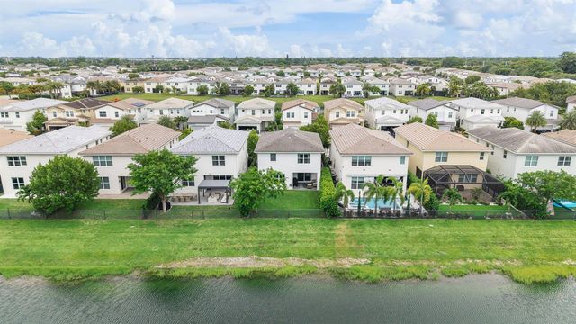 1070 Veleiros Boulevard, Deerfield Beach, FL 33064