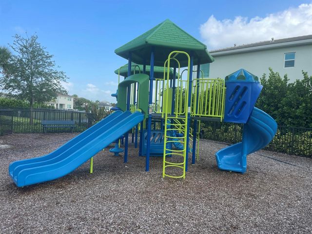 1070 Veleiros Boulevard, Deerfield Beach, FL 33064