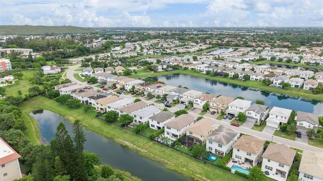 1070 Veleiros Boulevard, Deerfield Beach, FL 33064