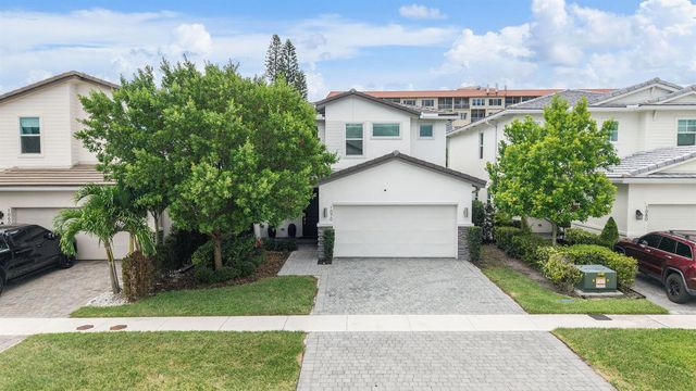 1070 Veleiros Boulevard, Deerfield Beach, FL 33064