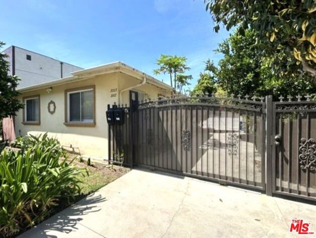2005 Federal Avenue 2005, Los Angeles, CA 90025