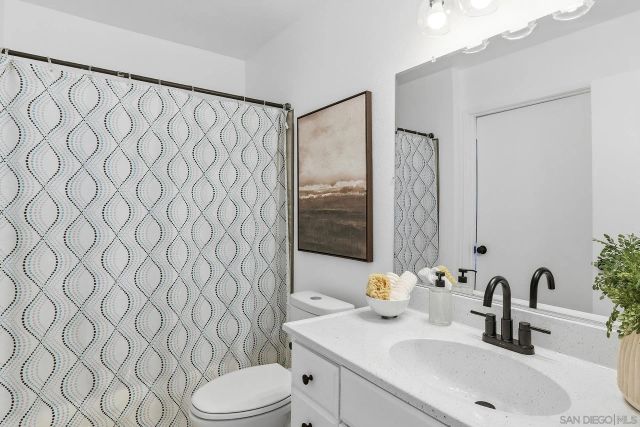 1051 Rock Springs 120, Escondido, CA 92026