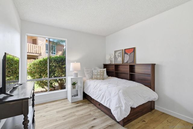 1051 Rock Springs 120, Escondido, CA 92026