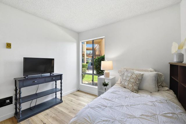 1051 Rock Springs 120, Escondido, CA 92026