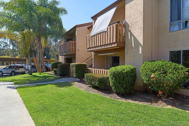 1051 Rock Springs 120, Escondido, CA 92026