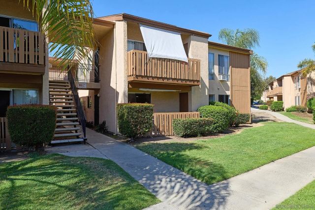 1051 Rock Springs 120, Escondido, CA 92026