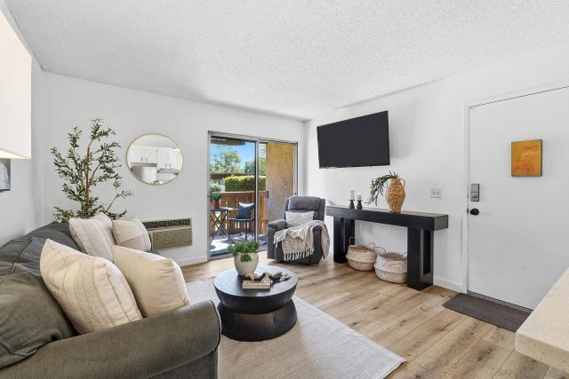 1051 Rock Springs 120, Escondido, CA 92026