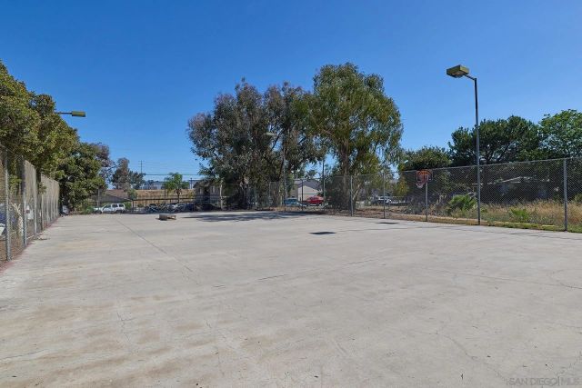 1051 Rock Springs 120, Escondido, CA 92026