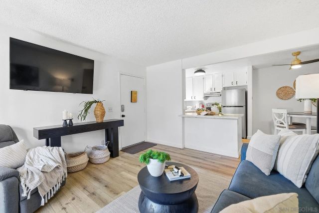 1051 Rock Springs 120, Escondido, CA 92026