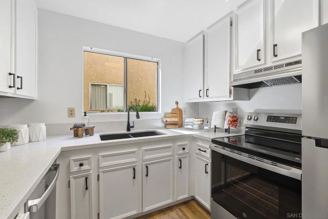 1051 Rock Springs 120, Escondido, CA 92026
