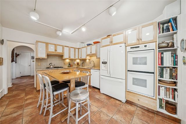 128 Hastings Street, Point Breeze, PA 15206