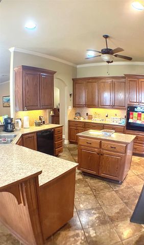 201 S Pearl Street, Mart, TX 76664