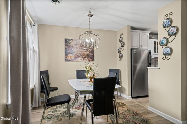 1200 Hillside Avenue APT 401, Niskayuna, NY 12309
