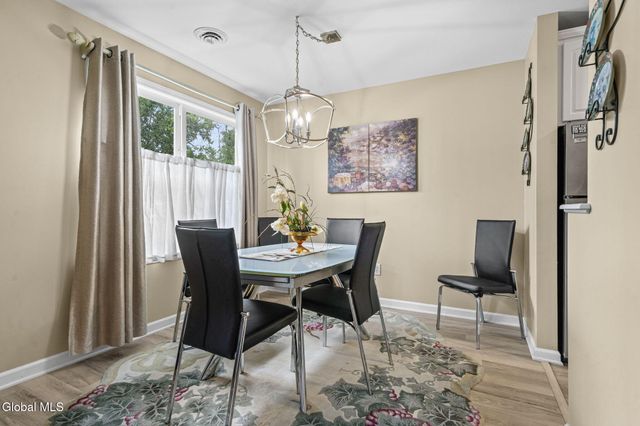 1200 Hillside Avenue APT 401, Niskayuna, NY 12309