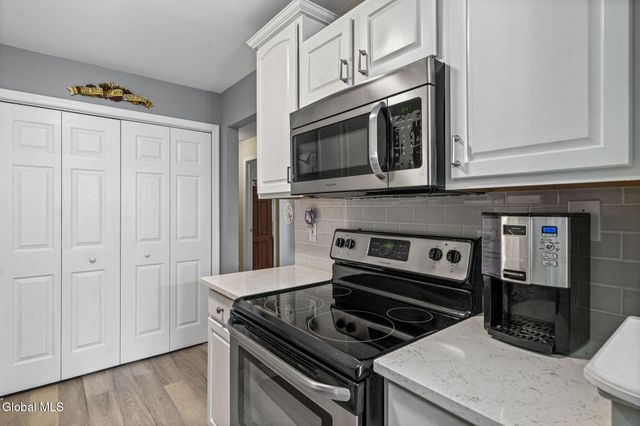 1200 Hillside Avenue APT 401, Niskayuna, NY 12309